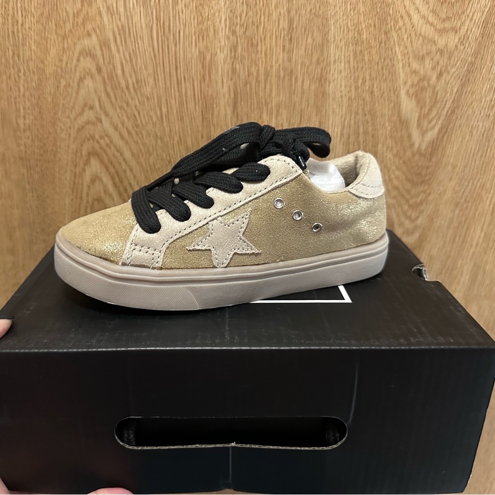 ShuShop toddler sneaker size 10